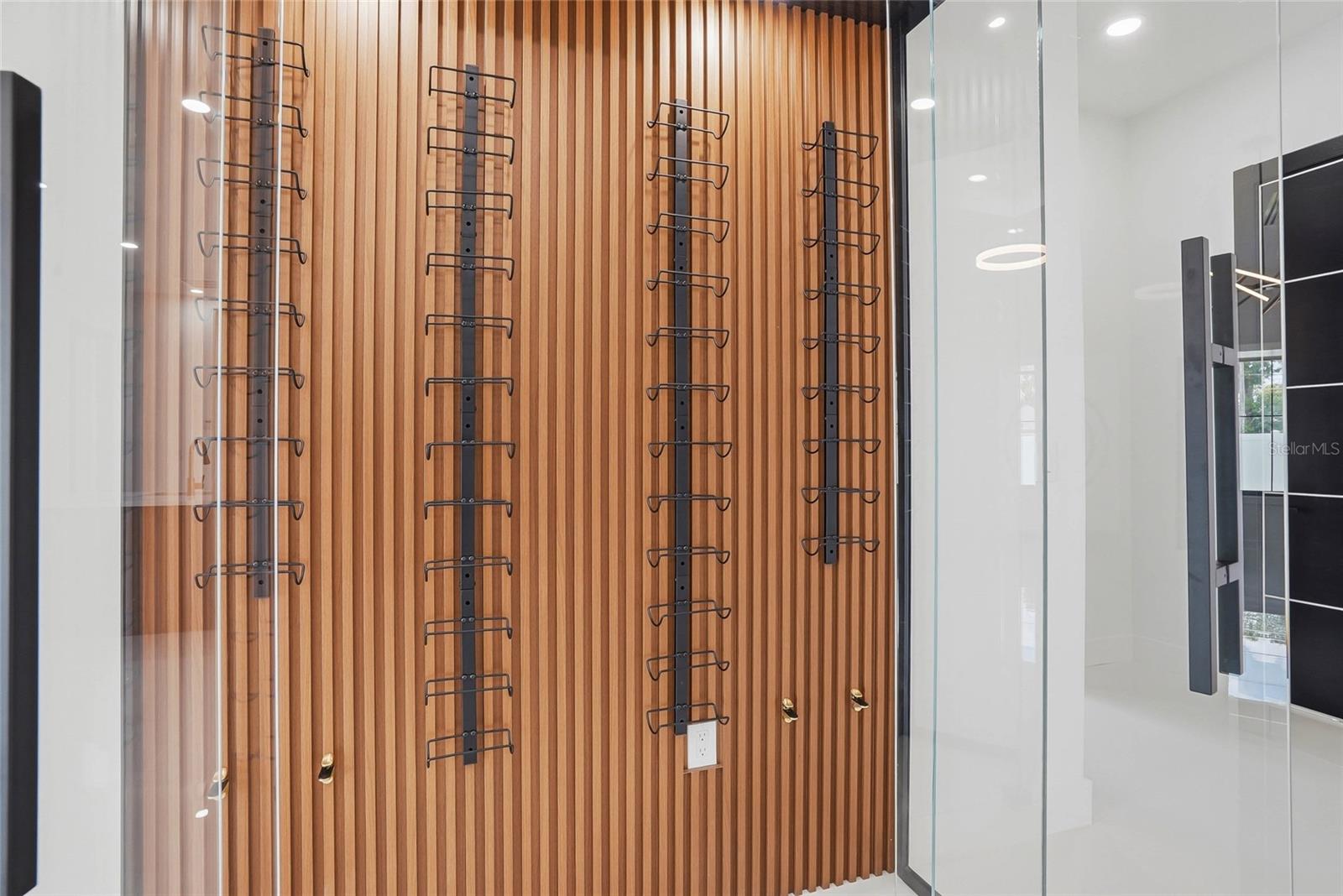 OAKWOOD VILLA - Residential