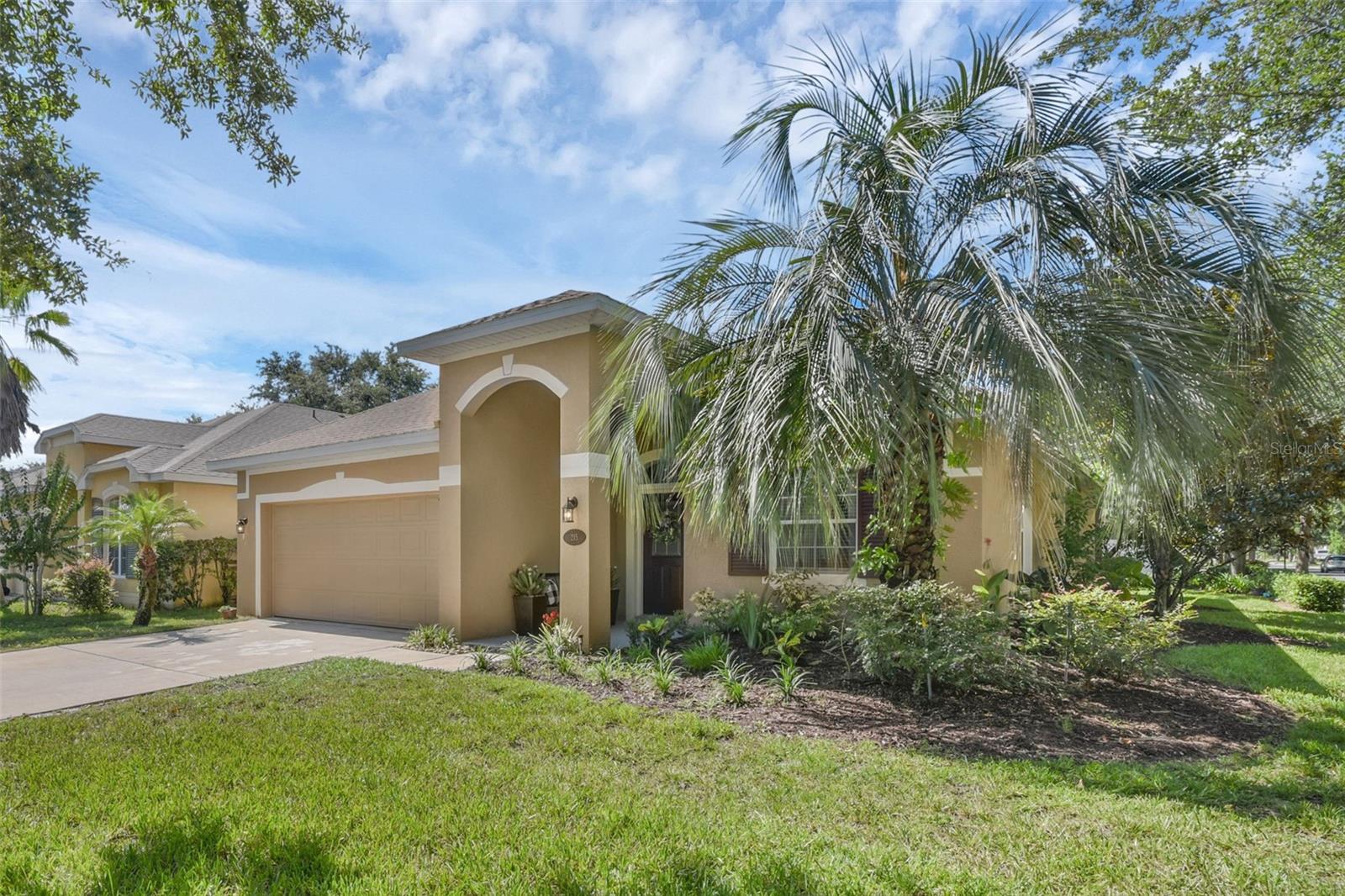 215 FOXGLOVE WAY