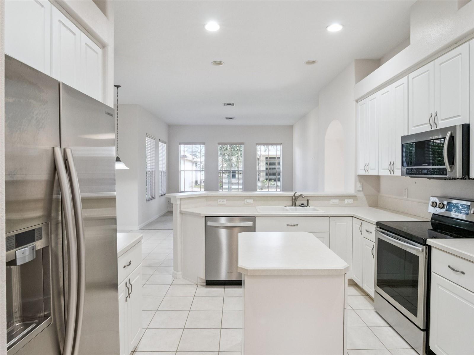 ROYAL HIGHLANDS PH 02-B LT 1317 PB 50 PG - Residential