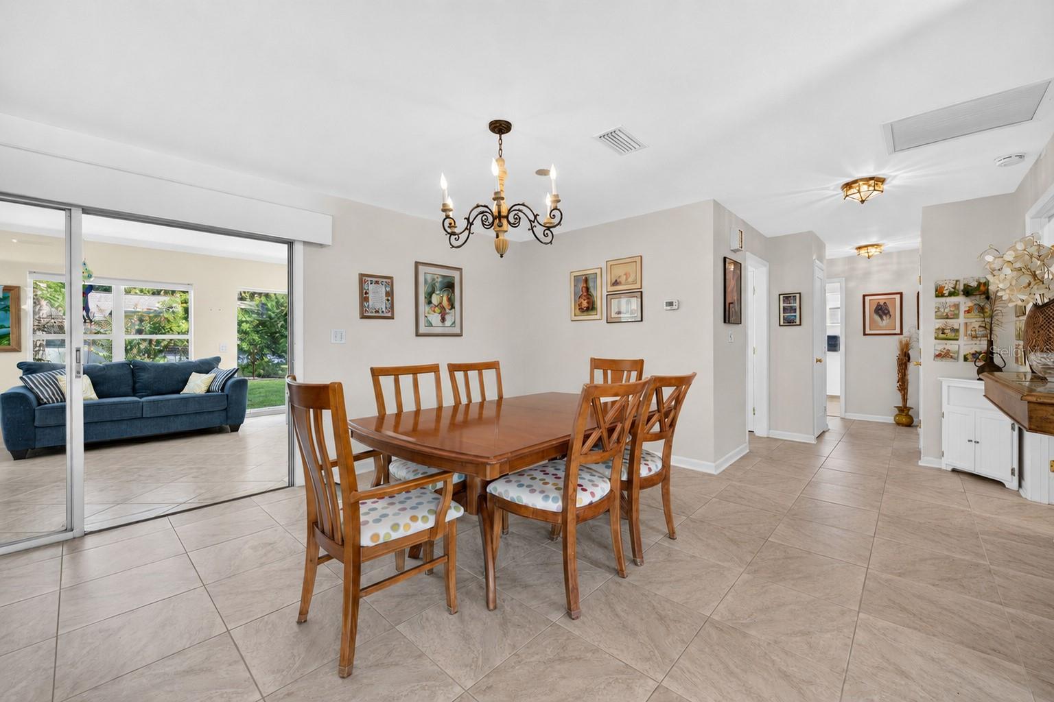 802 SANDWEDGE DRIVE