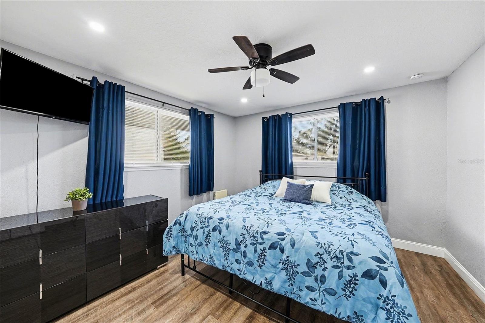 CAMPUS SHORES SUB - Residential