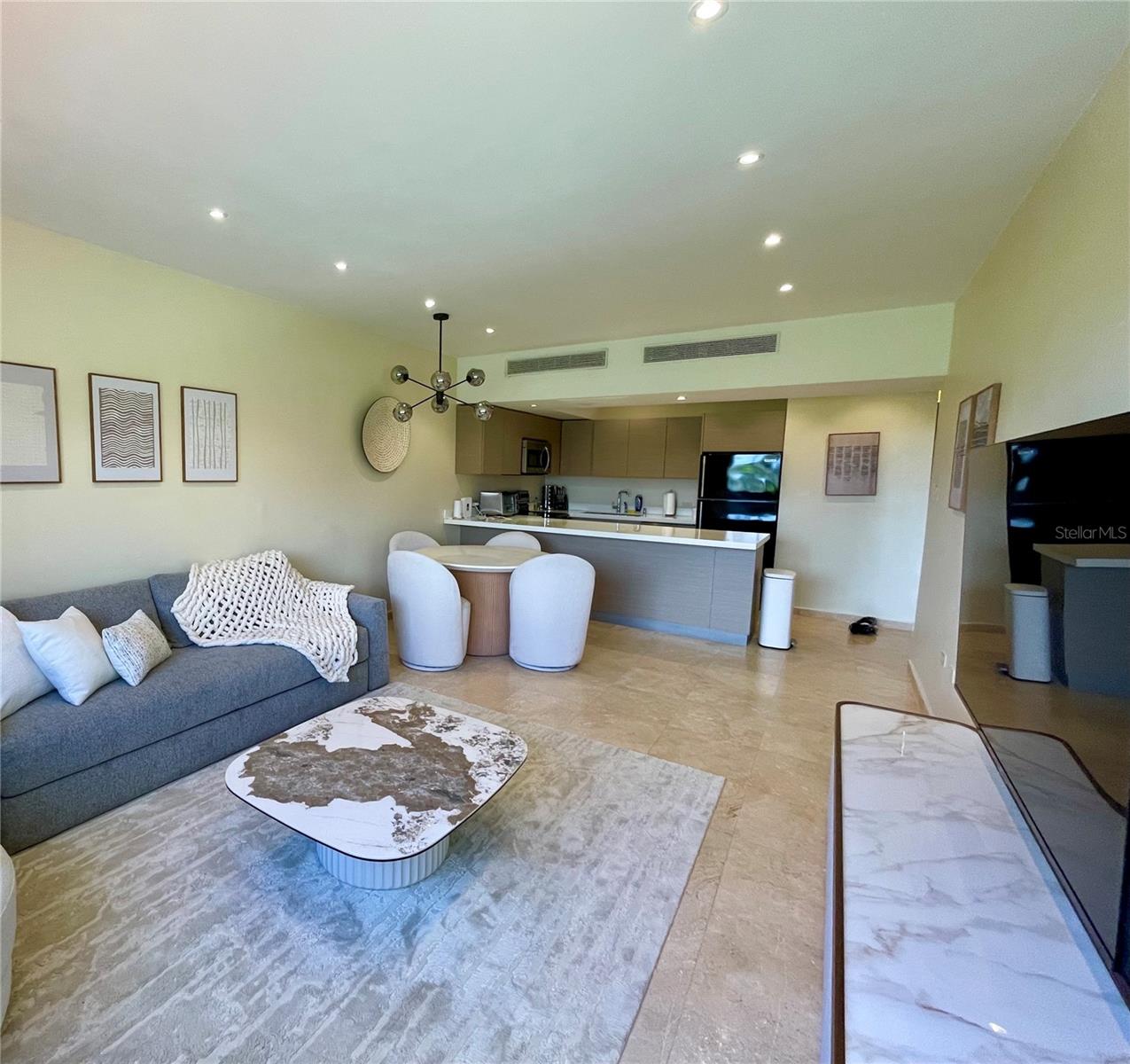 BEACH VILLAGE, PALMAS DEL MAR - Residential