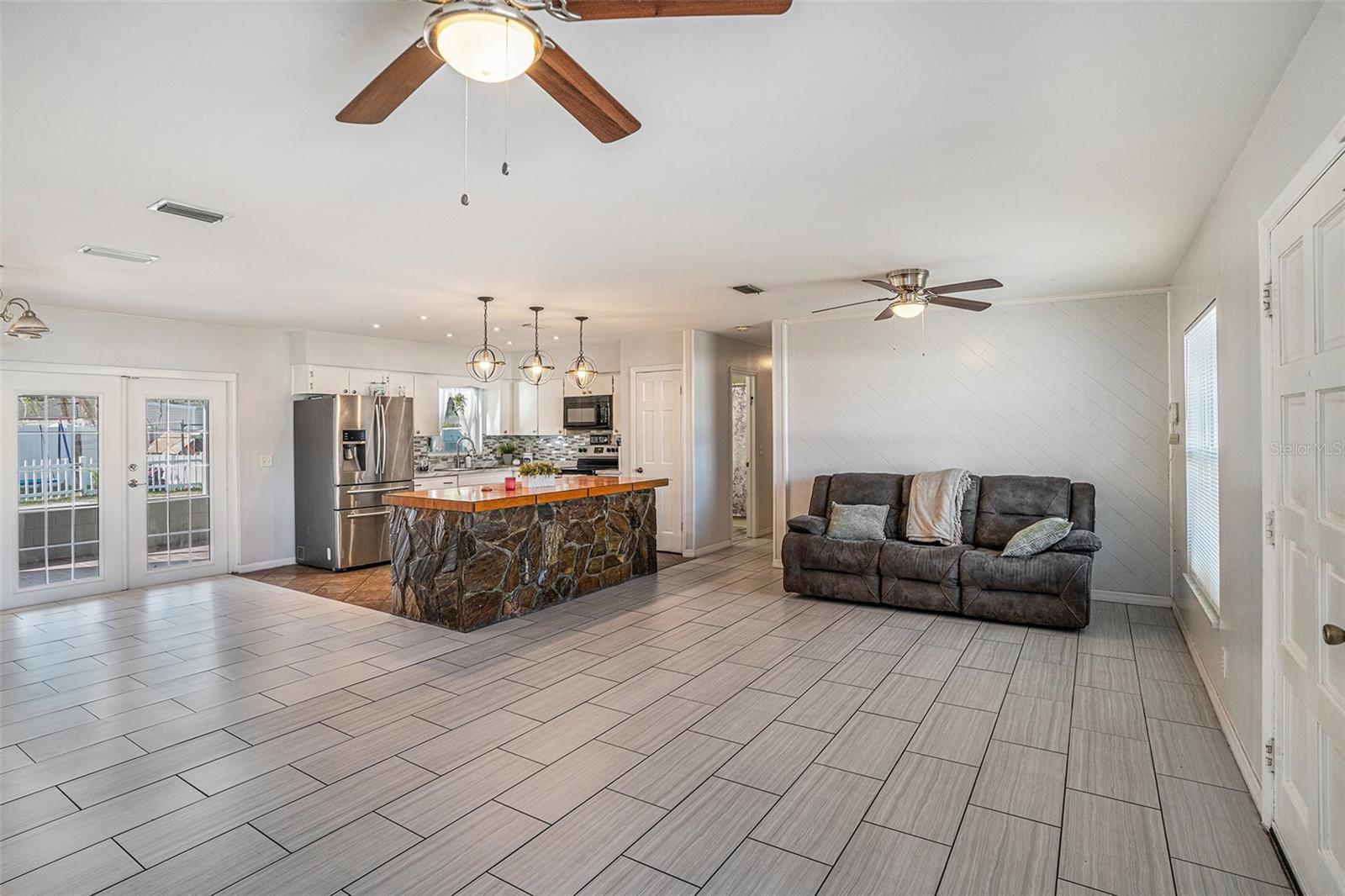 SOUTHWOOD HILLS UNIT 01 - Residential