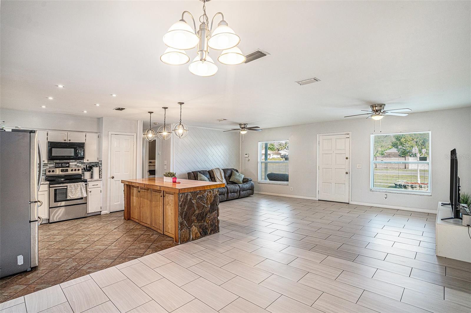 SOUTHWOOD HILLS UNIT 01 - Residential