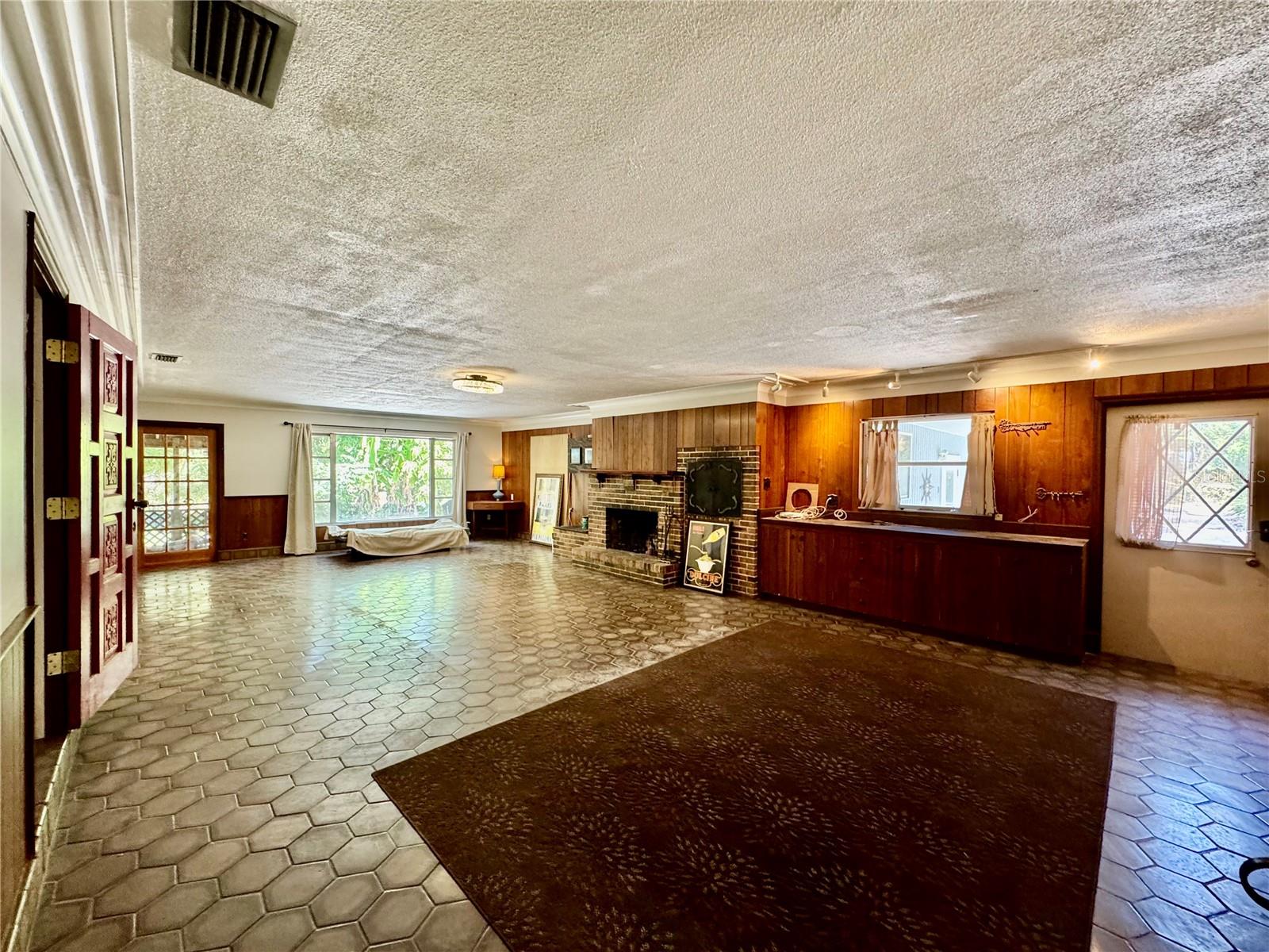 PALM GROVE - Residential