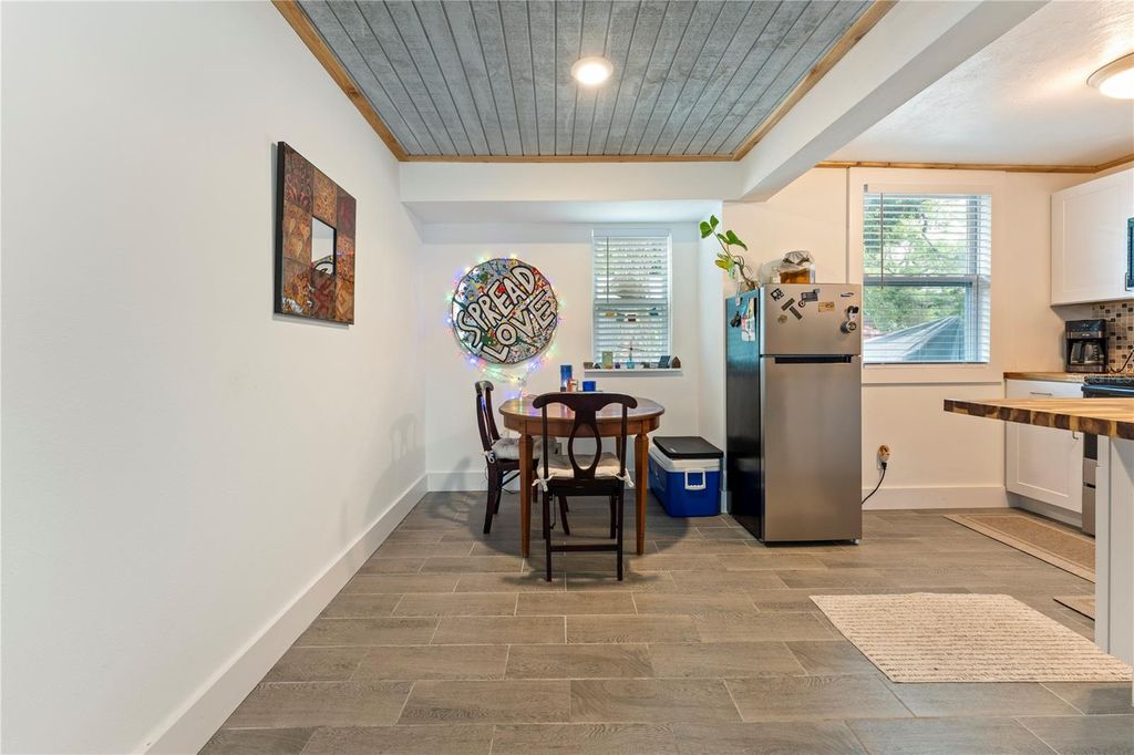 Photo of 1335 40th Street, Sarasota, FL 34234 (MLS # A4688091)