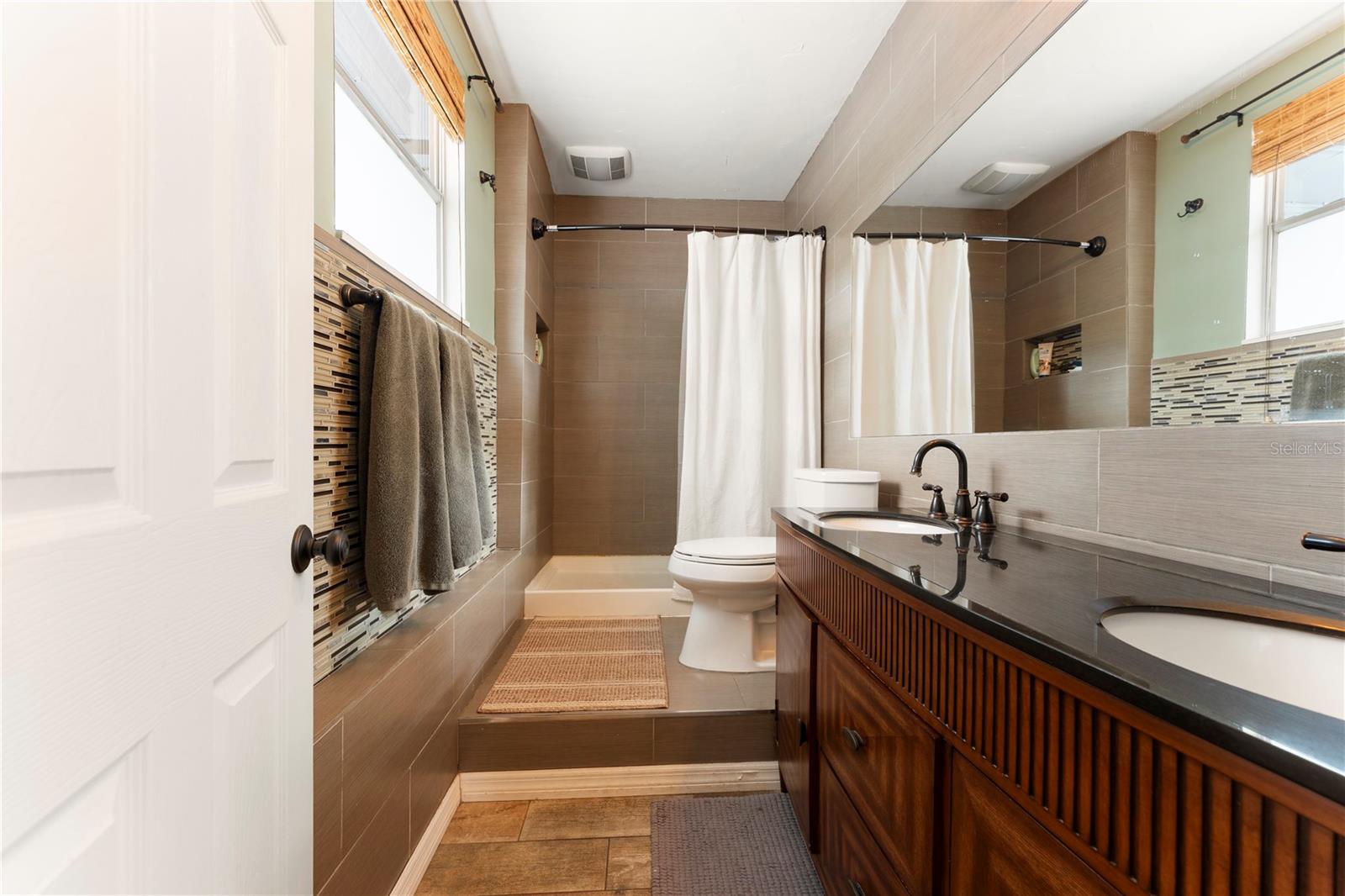 PALM GROVE - Residential