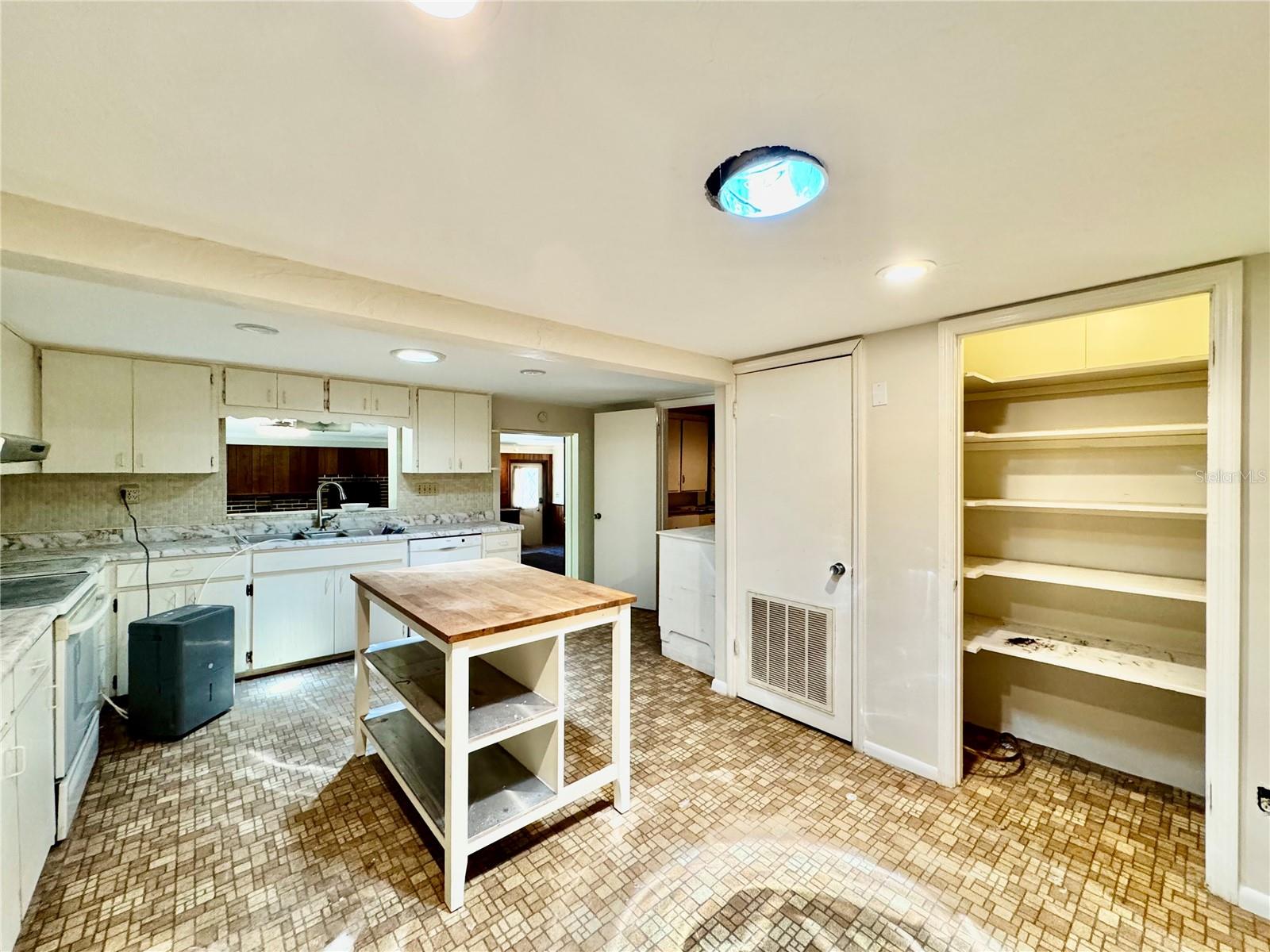 PALM GROVE - Residential