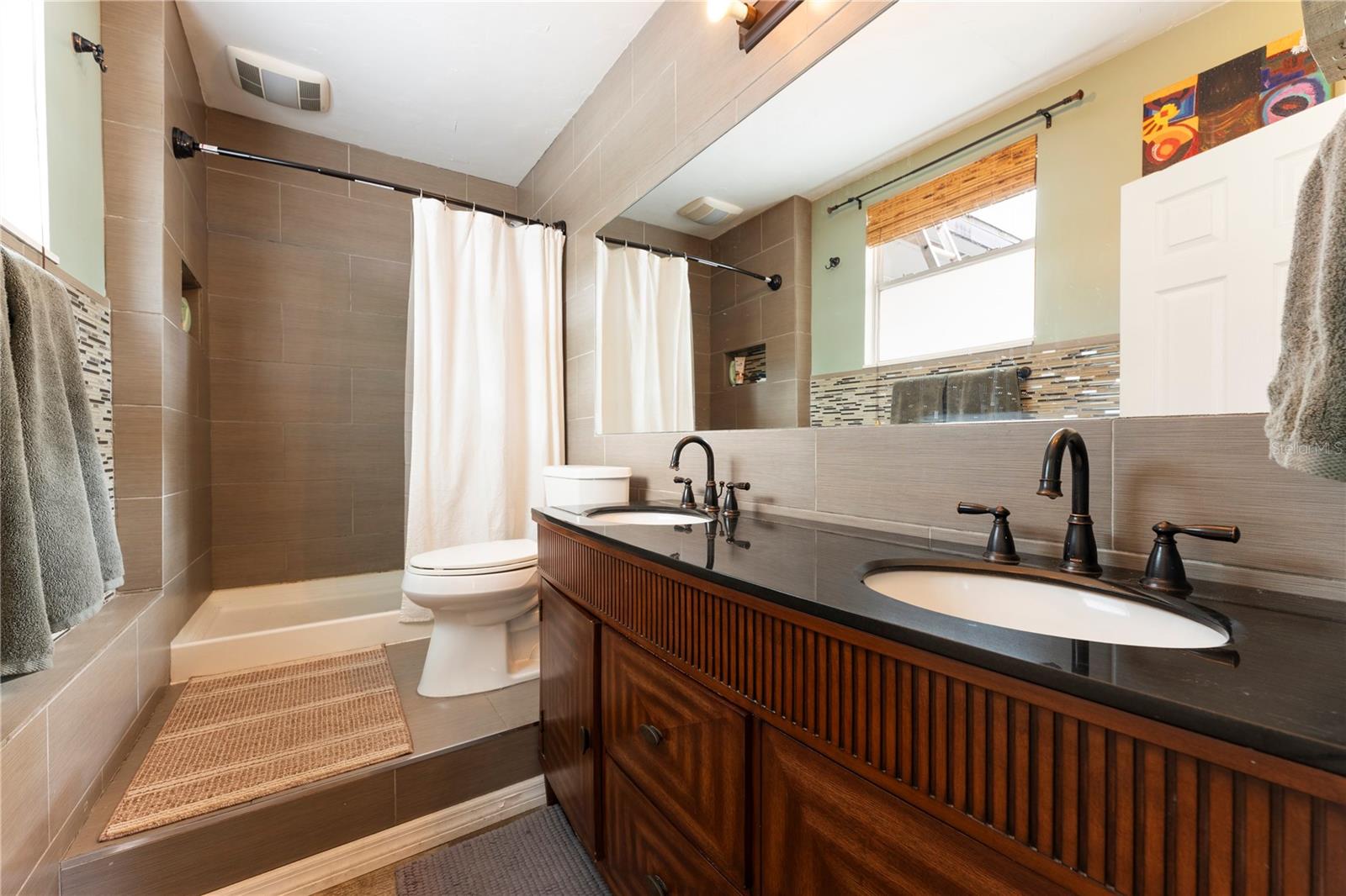 PALM GROVE - Residential