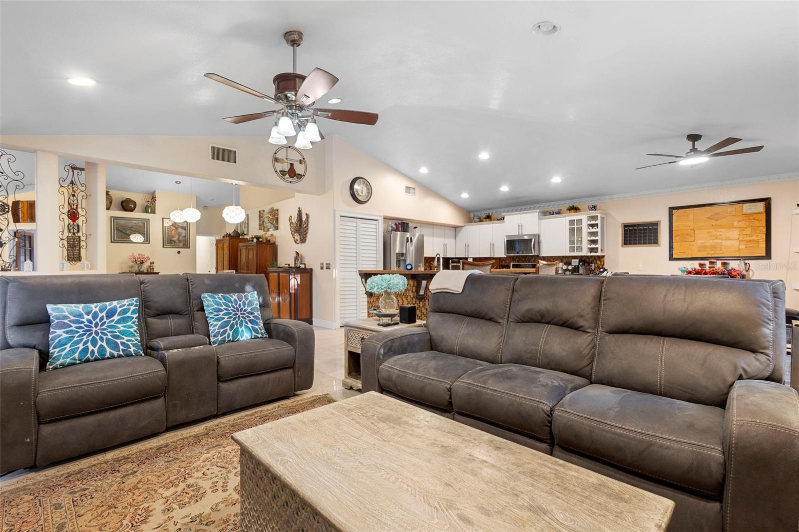 LONGBOAT LANDING - Residential