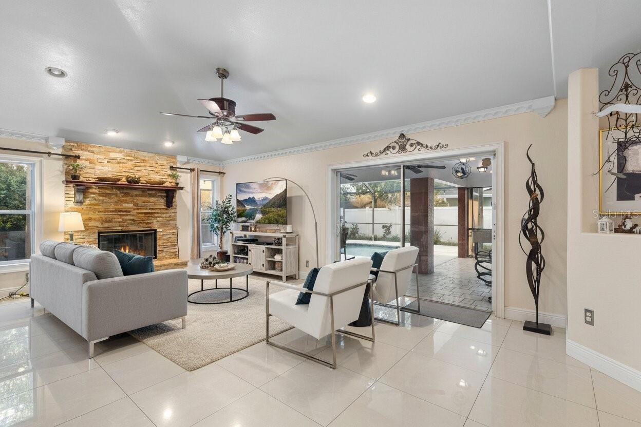 LONGBOAT LANDING - Residential