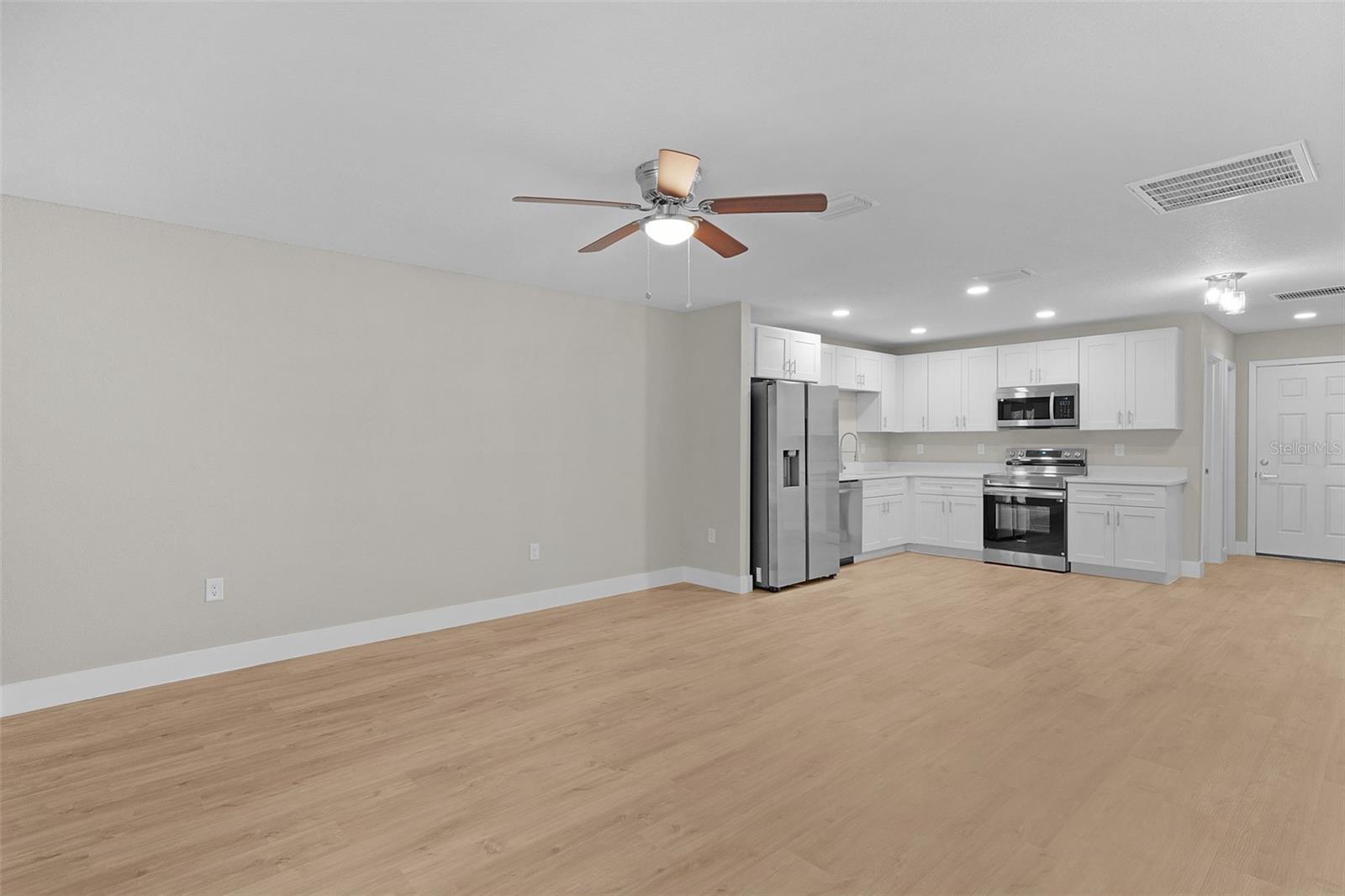 CITRUS SPGS UNIT 01 - Residential Lease