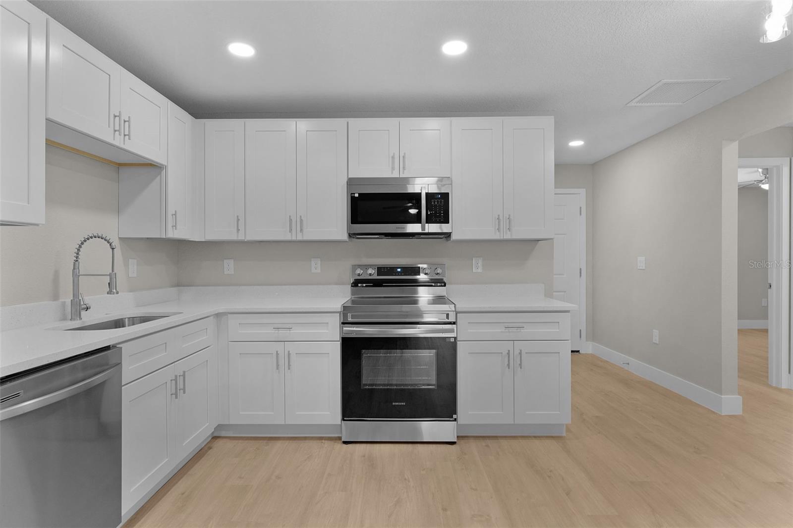 CITRUS SPGS UNIT 01 - Residential Lease