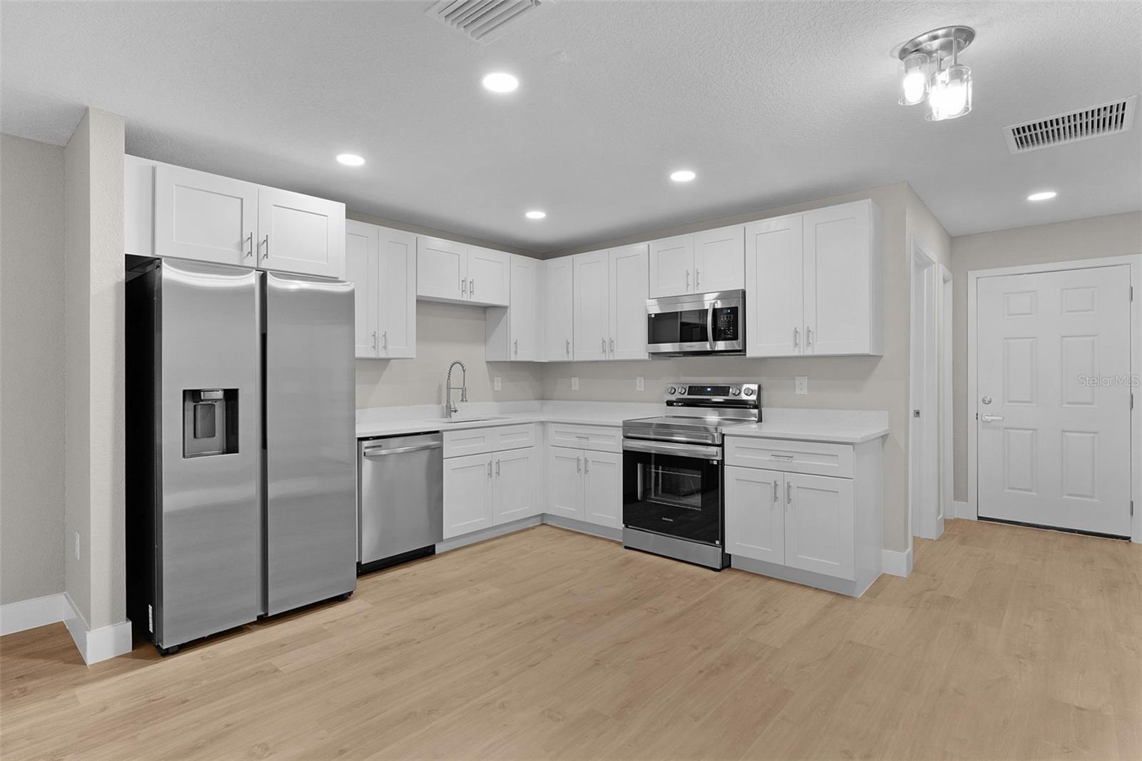 CITRUS SPGS UNIT 01 - Residential Lease