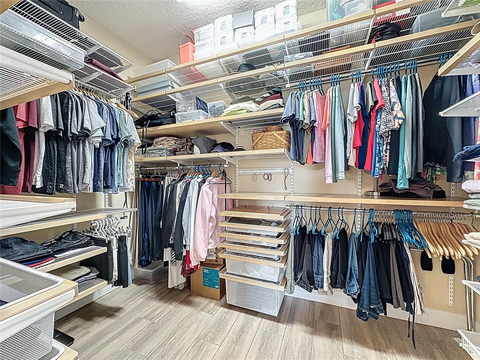 CASCADES OF GROVELAND (TRILOGY) - Residential