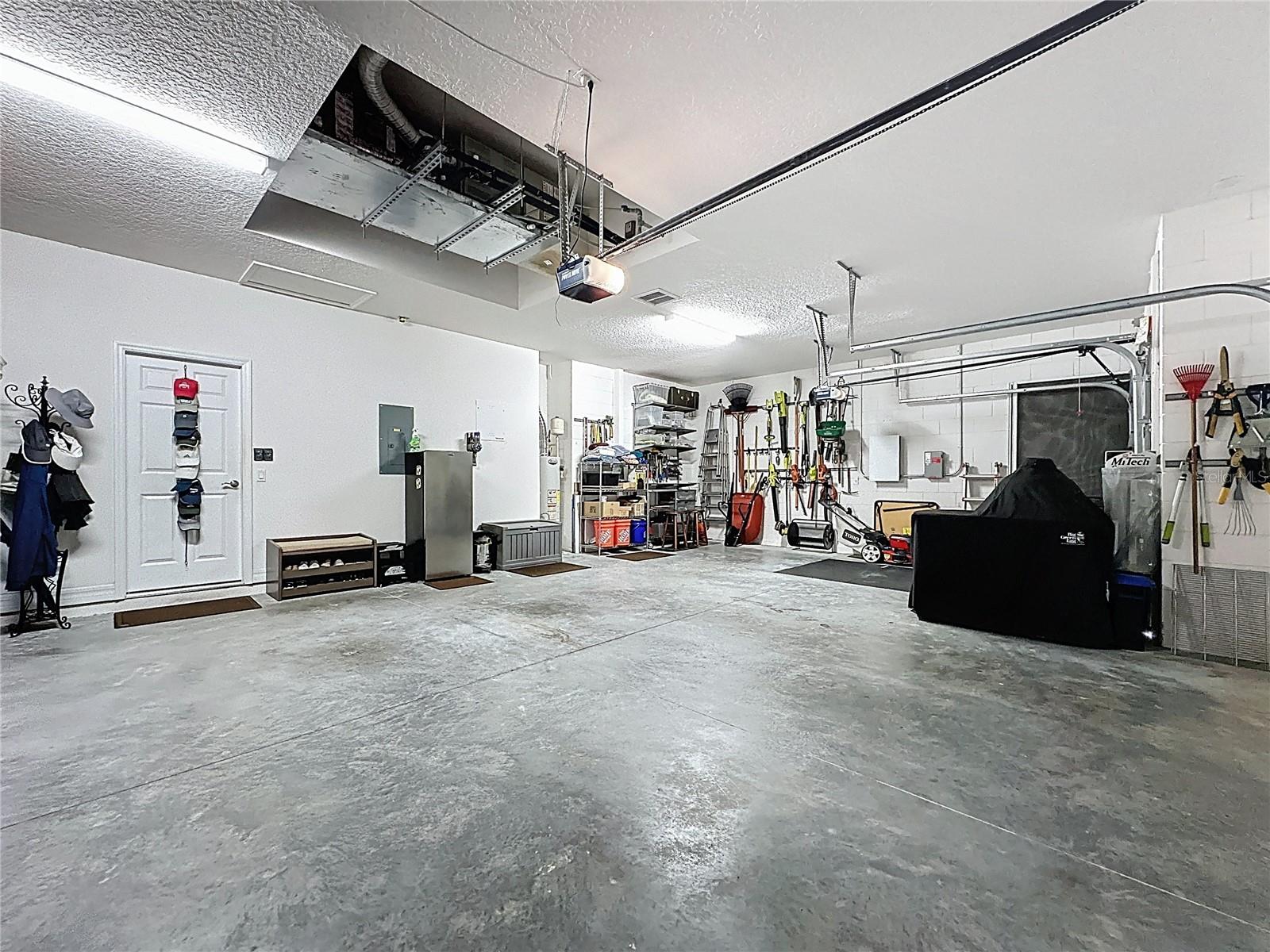 CASCADES OF GROVELAND (TRILOGY) - Residential