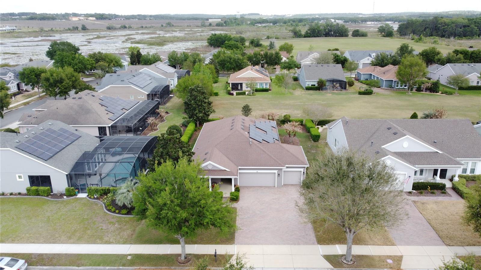 CASCADES OF GROVELAND (TRILOGY) - Residential