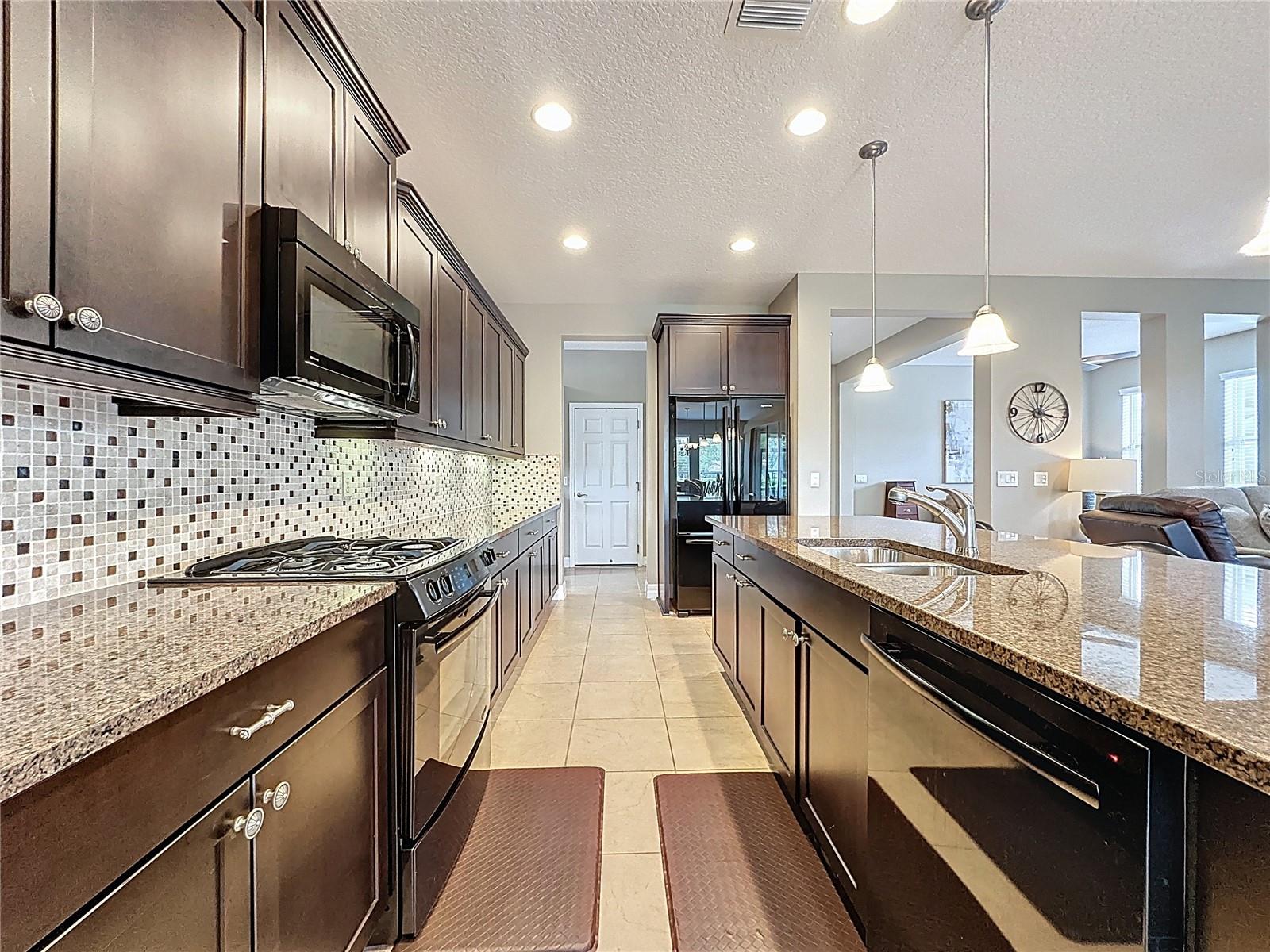 CASCADES OF GROVELAND (TRILOGY) - Residential