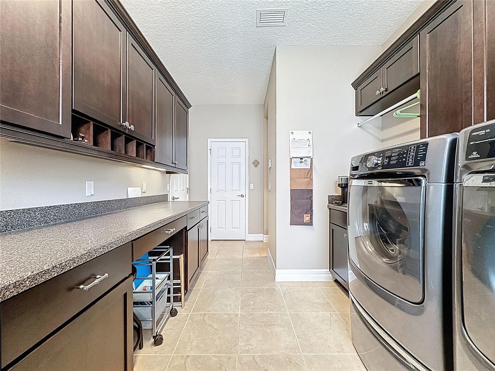 CASCADES OF GROVELAND (TRILOGY) - Residential