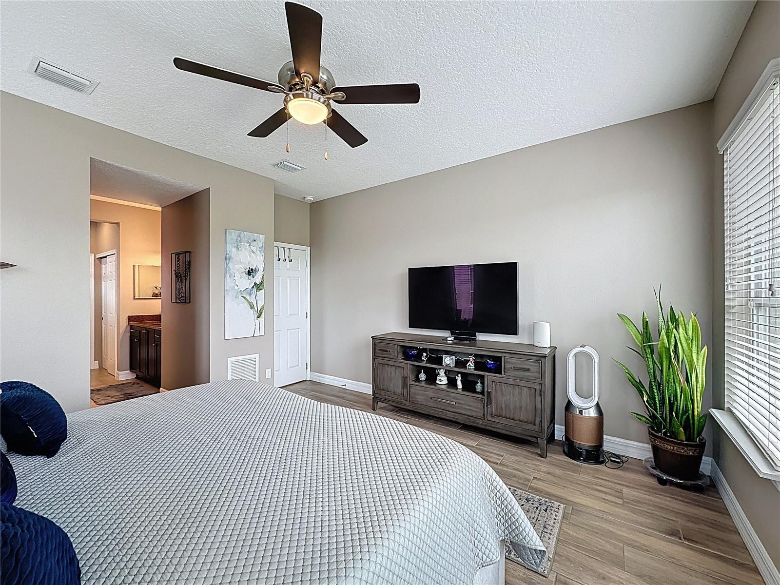 CASCADES OF GROVELAND (TRILOGY) - Residential