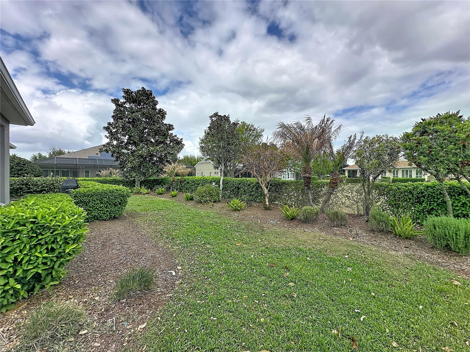 CASCADES OF GROVELAND (TRILOGY) - Residential