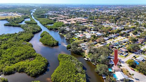 A home in SEMINOLE