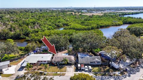 A home in SEMINOLE