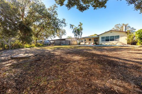 A home in SEMINOLE