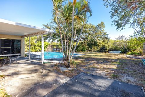 A home in SEMINOLE