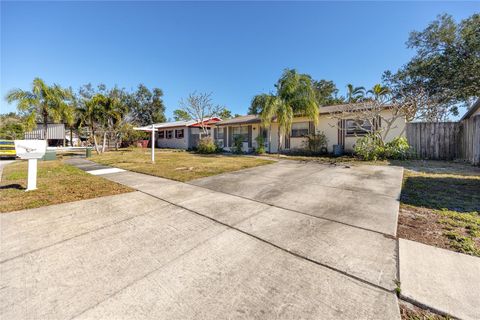 A home in SEMINOLE