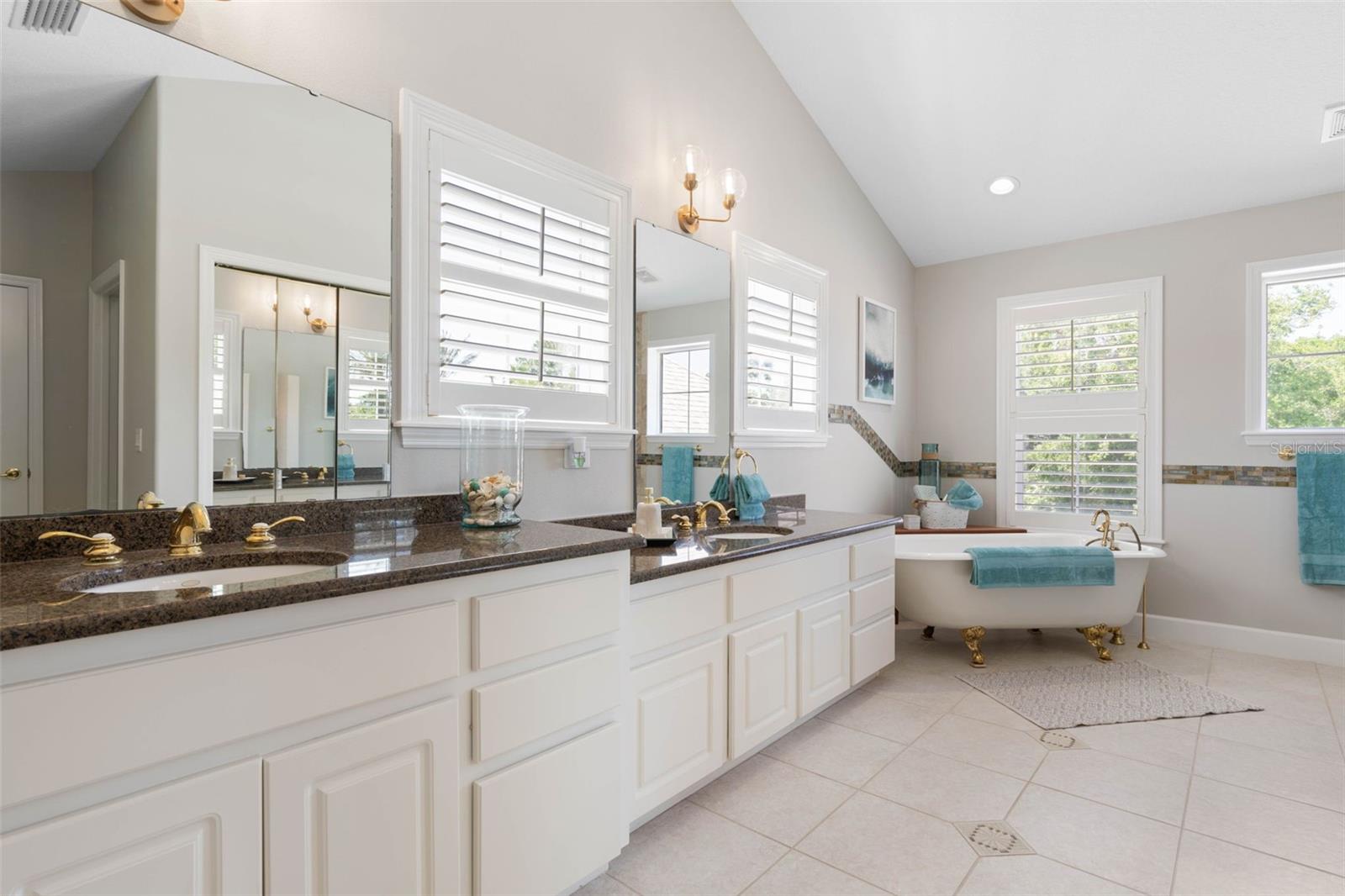 SANCTUARY - Residential