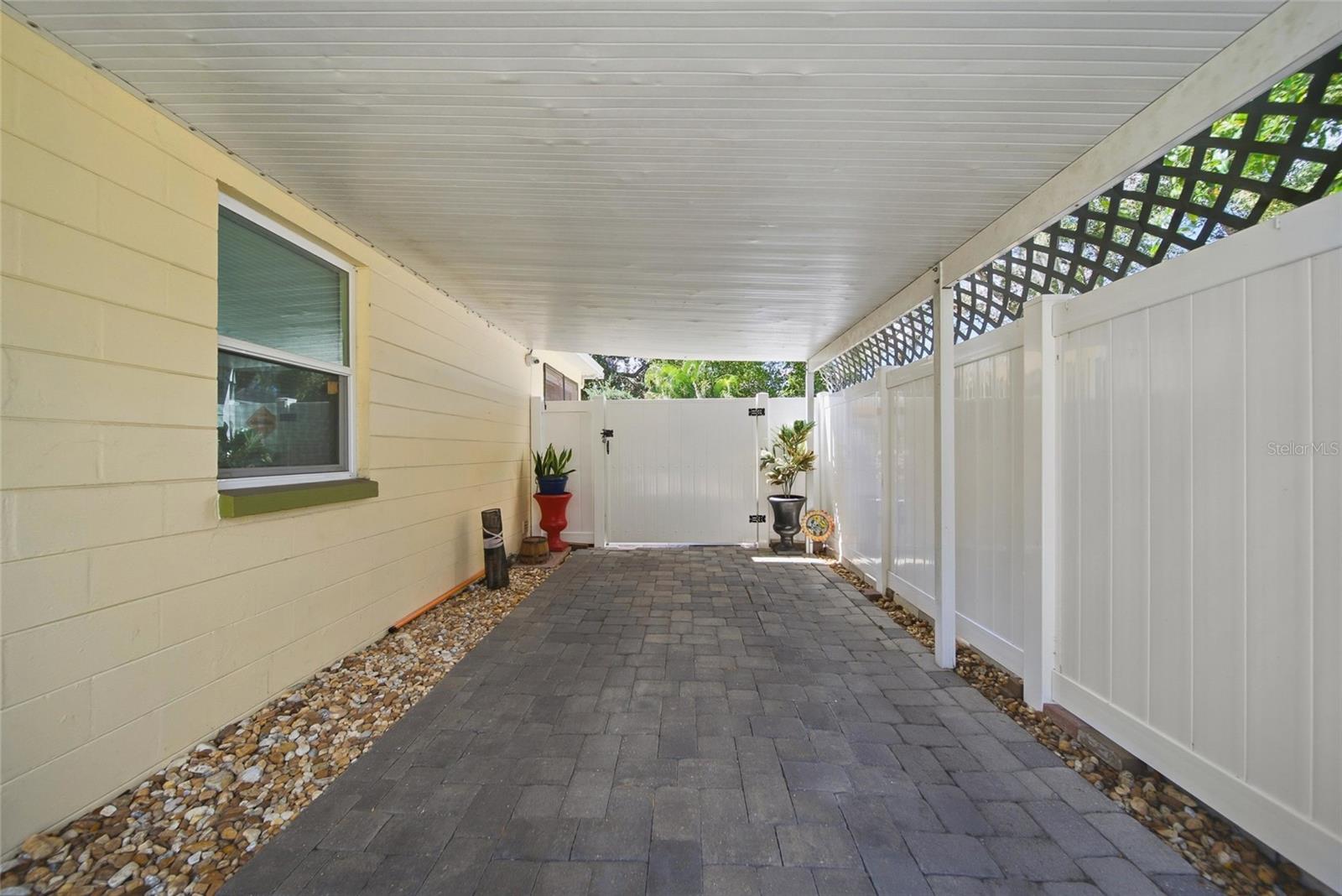 GOLFLAND OF TAMPAS NORTH SIDE - Residential