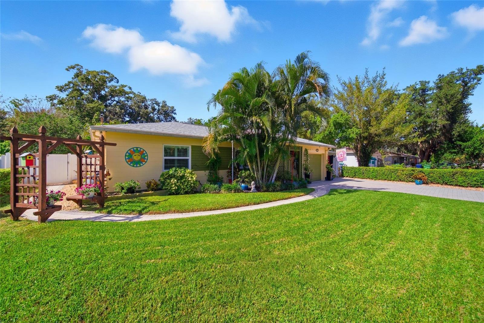 GOLFLAND OF TAMPAS NORTH SIDE - Residential