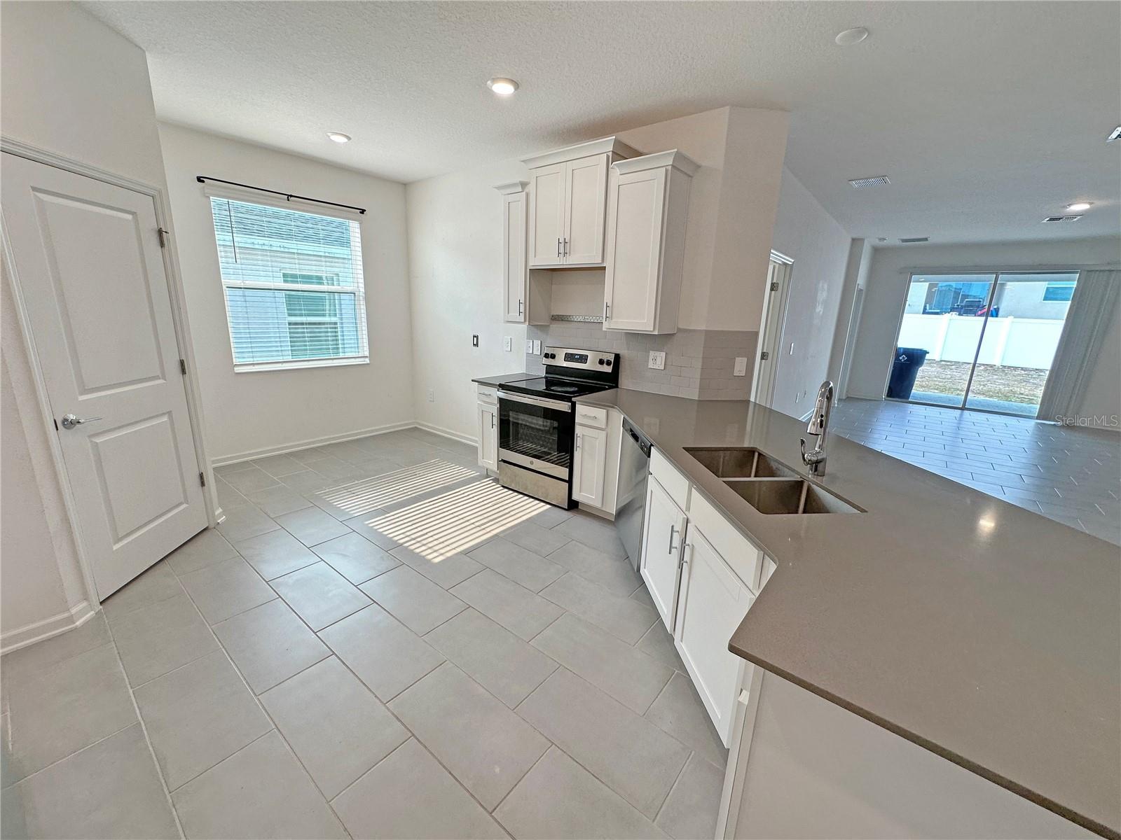 BELLEVUE AT ESTATES - Residential Lease