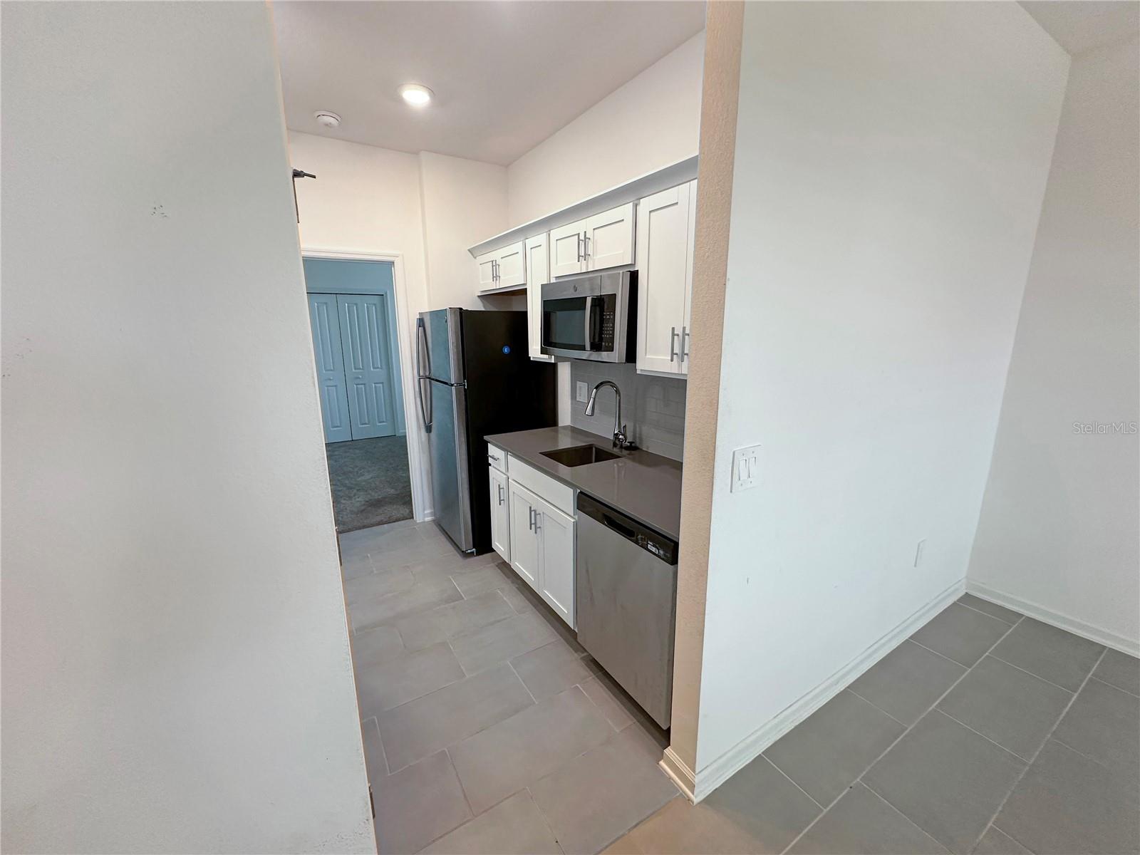 BELLEVUE AT ESTATES - Residential Lease