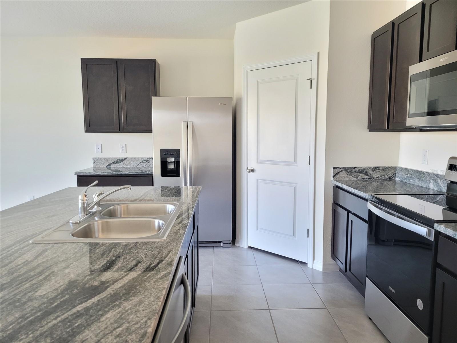 EPPERSON RANCH NORTH PH 2 & 3 - Residential Lease