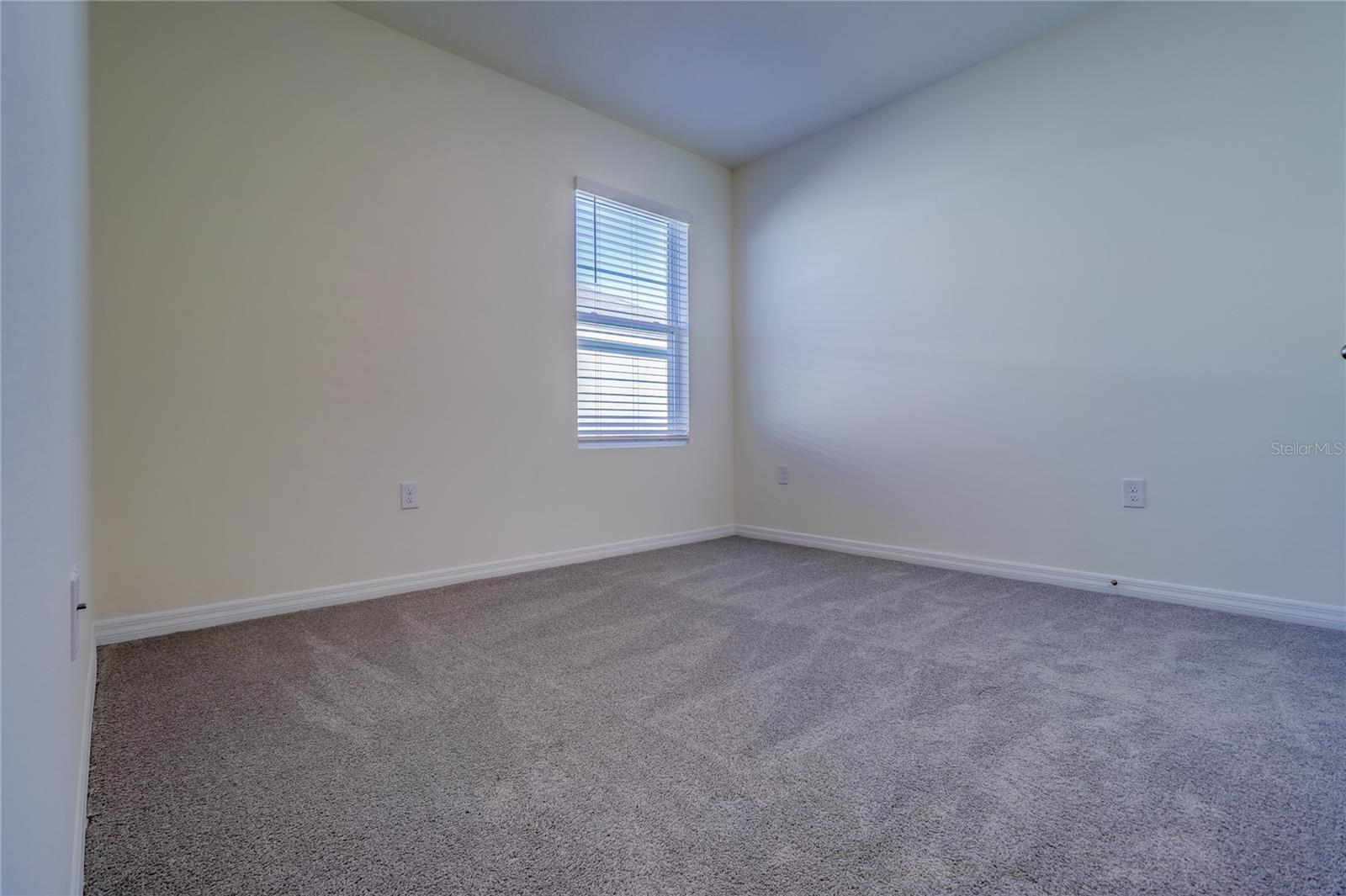 EPPERSON RANCH NORTH PH 2 & 3 - Residential Lease