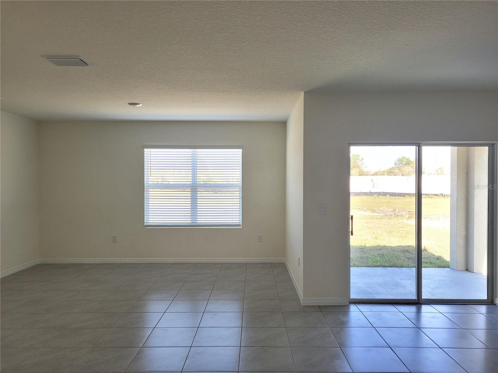 EPPERSON RANCH NORTH PH 2 & 3 - Residential Lease