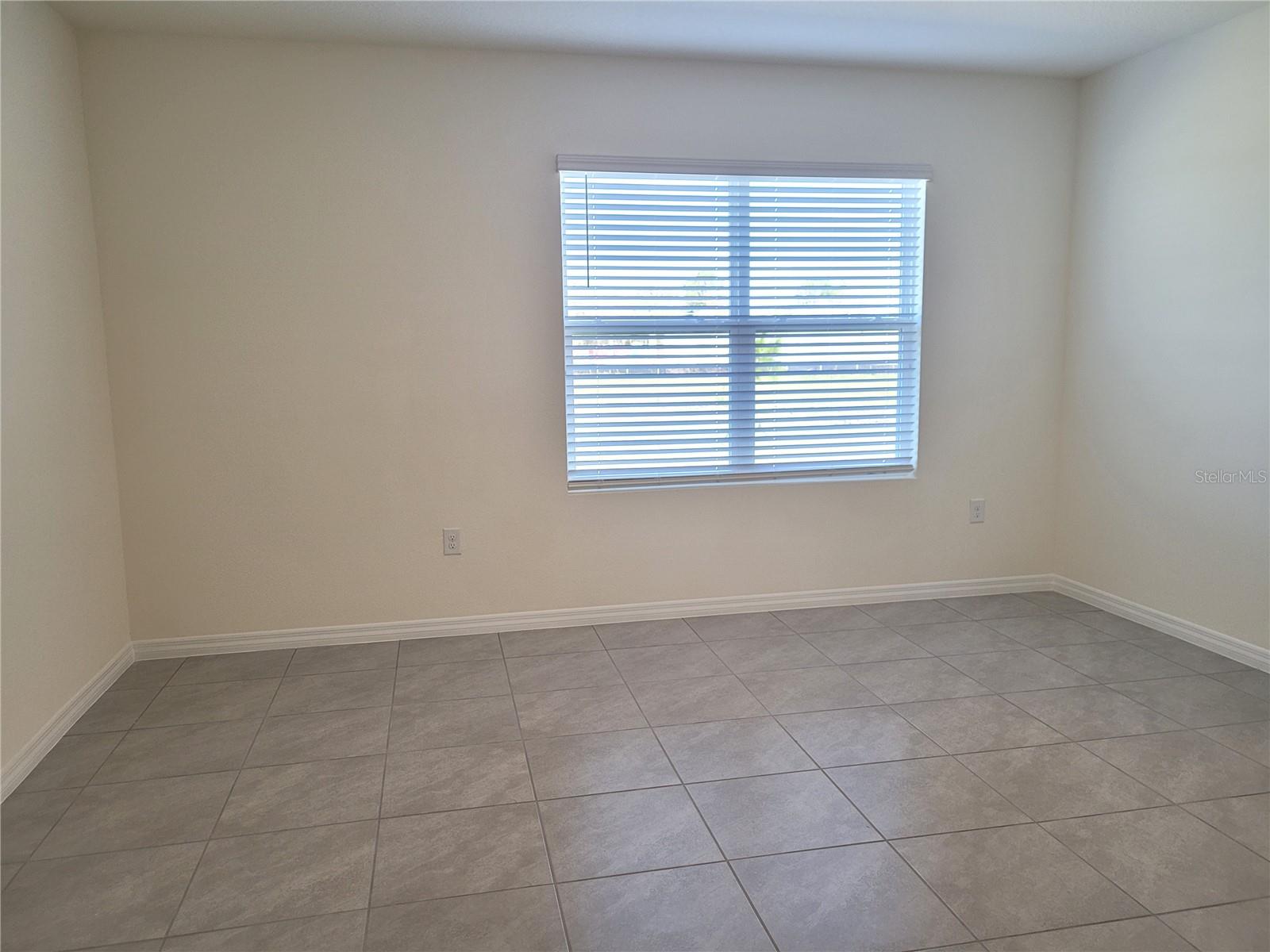 EPPERSON RANCH NORTH PH 2 & 3 - Residential Lease