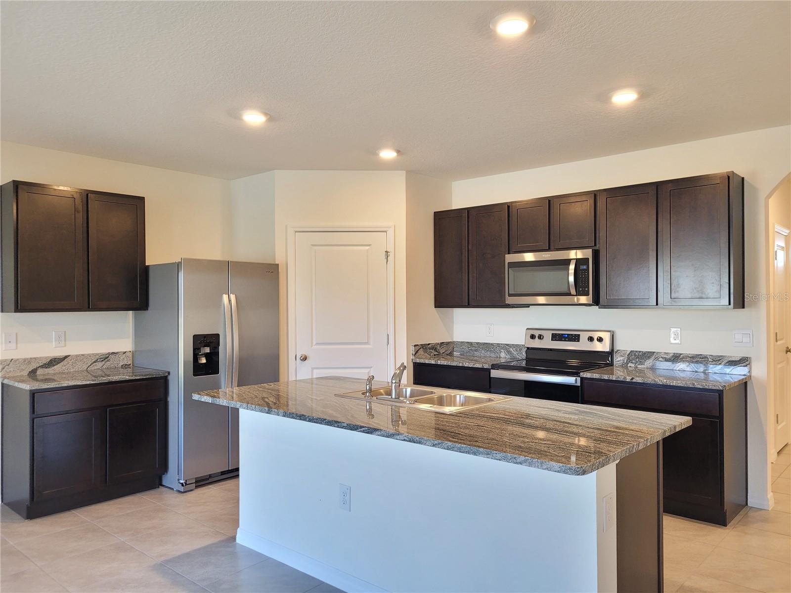 EPPERSON RANCH NORTH PH 2 & 3 - Residential Lease