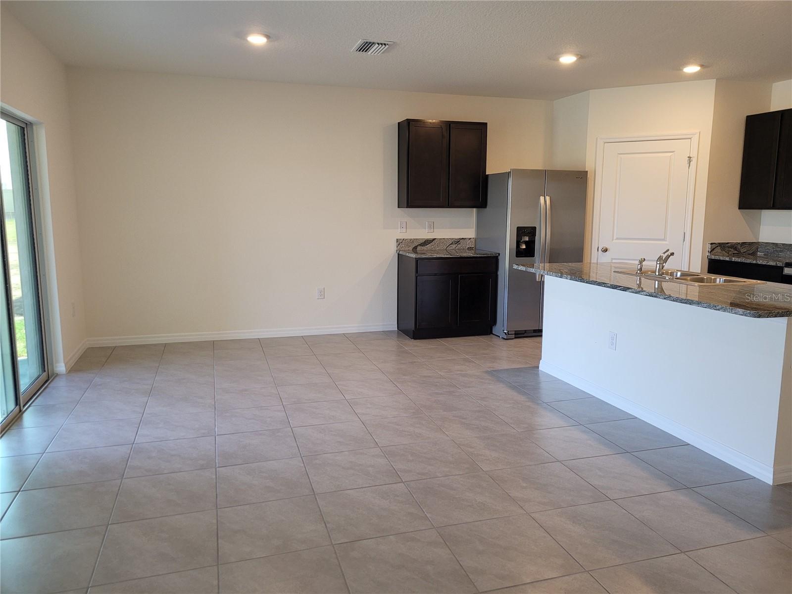 EPPERSON RANCH NORTH PH 2 & 3 - Residential Lease