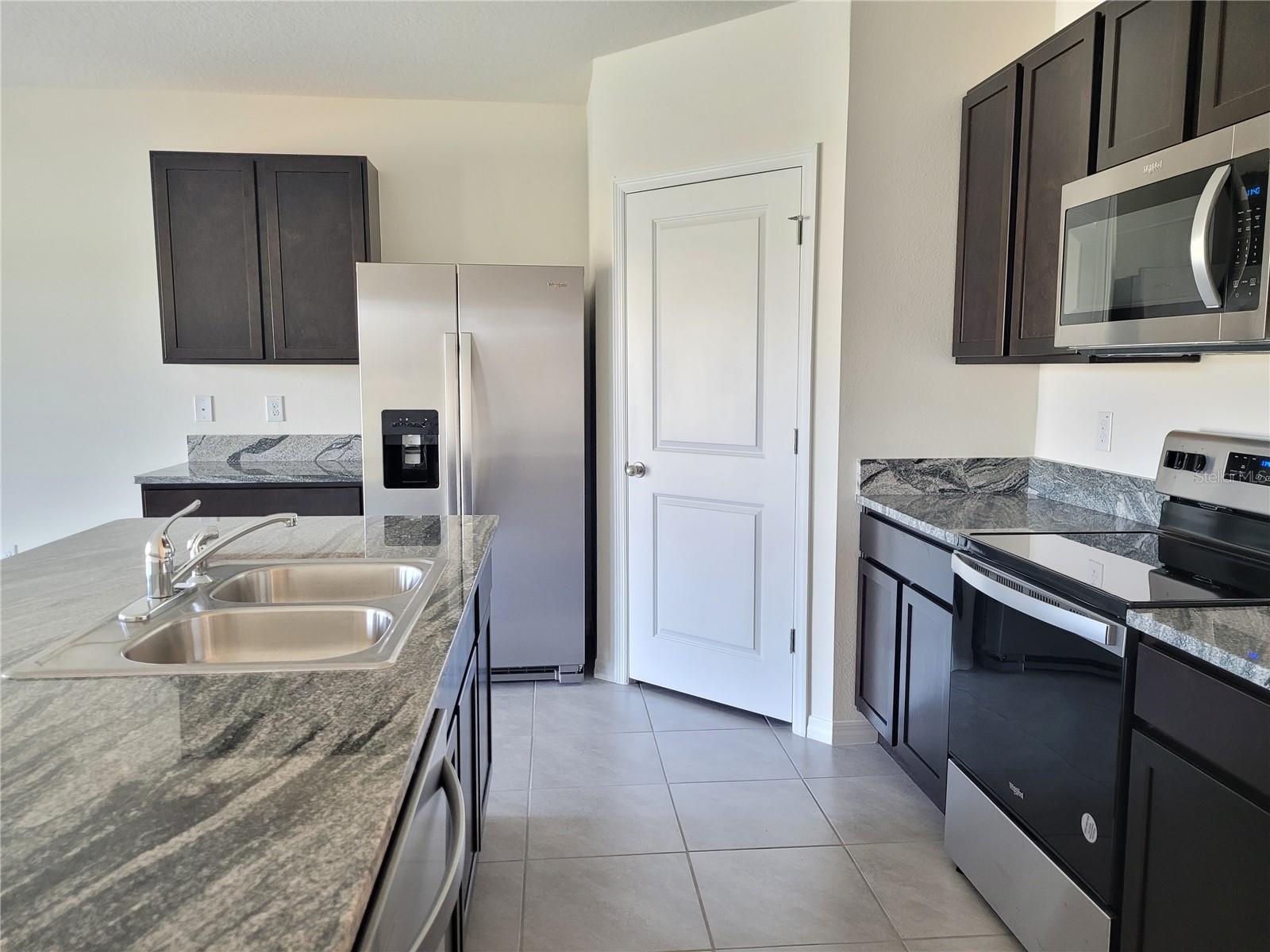 EPPERSON RANCH NORTH PH 2 & 3 - Residential Lease