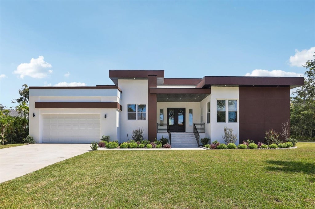 Photo of 806 Lamont Place, Temple Terrace, FL 33617 (MLS # TB8550306)