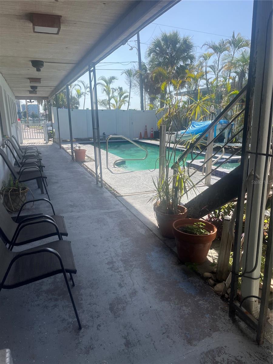 580 BAY ESPLANADE
