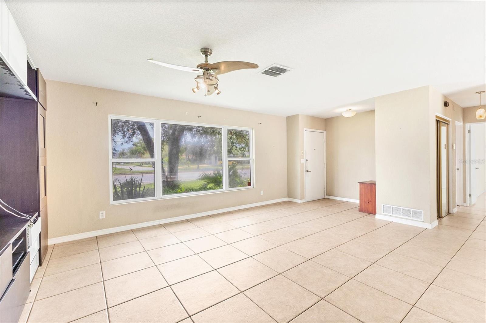 SOUTH GATE - Residential