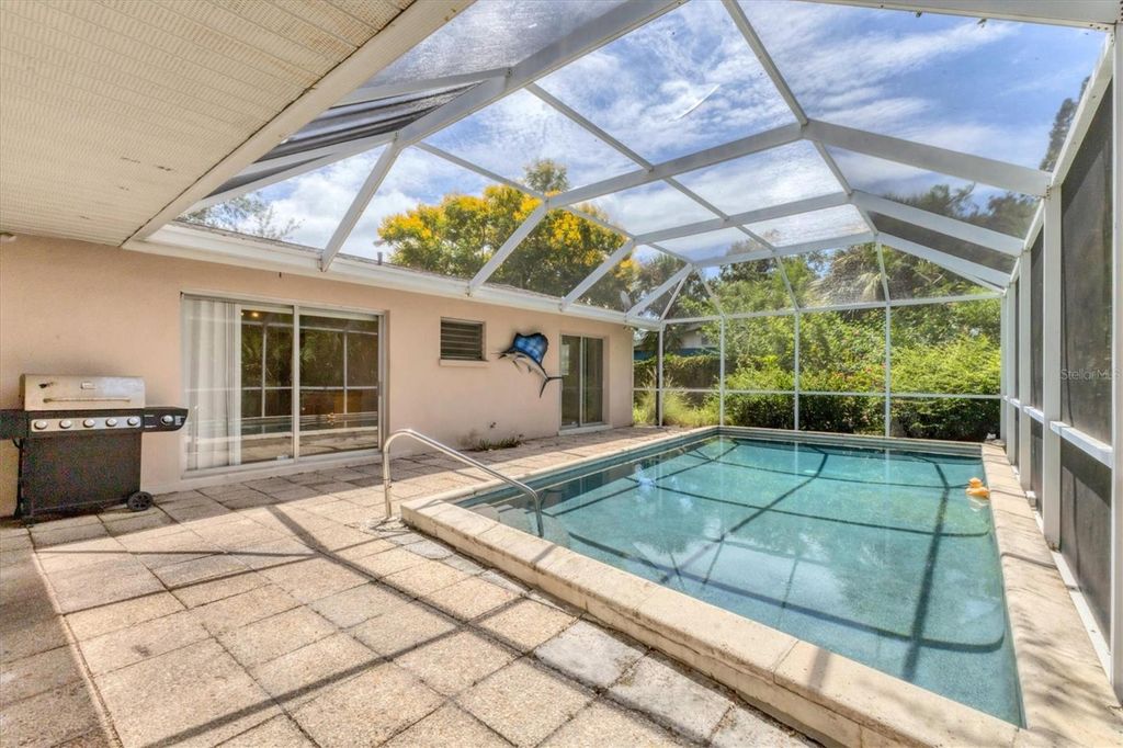Photo of 2104 S Tuttle Avenue, Sarasota, FL 34239 (MLS # A4661539)