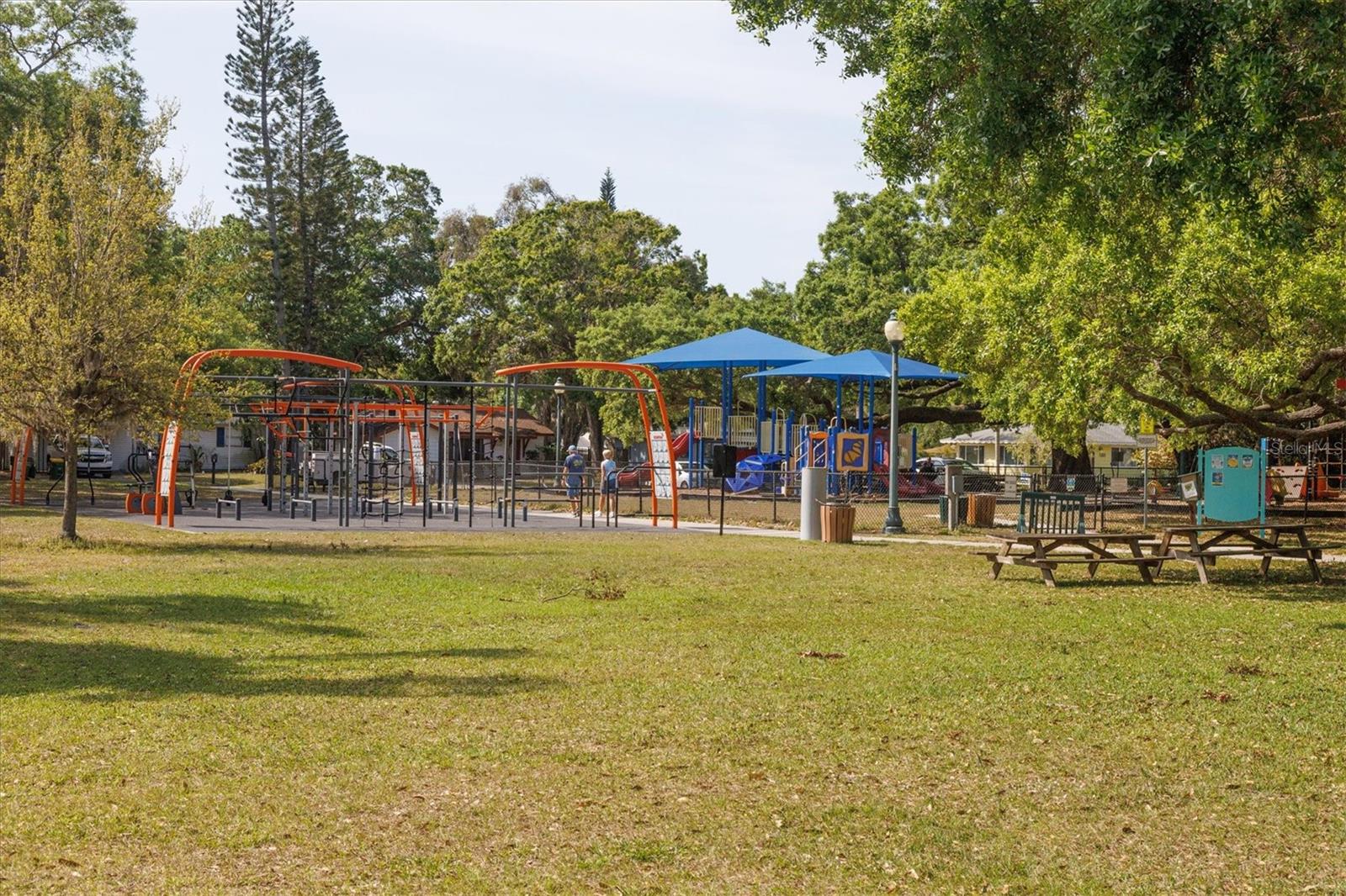 SOUTH GATE - Residential