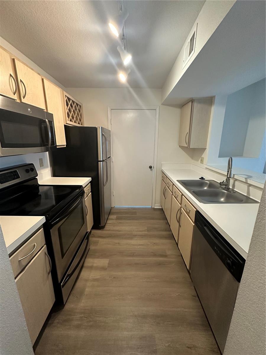 BERMUDA DUNES PRIVATE RESIDENCE - Residential Lease