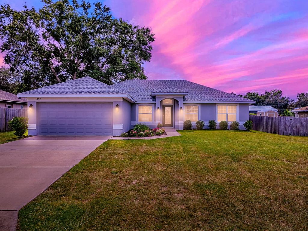 Photo of 9312 SE 162nd Place, Summerfield, FL 34491 (MLS # G5102412)