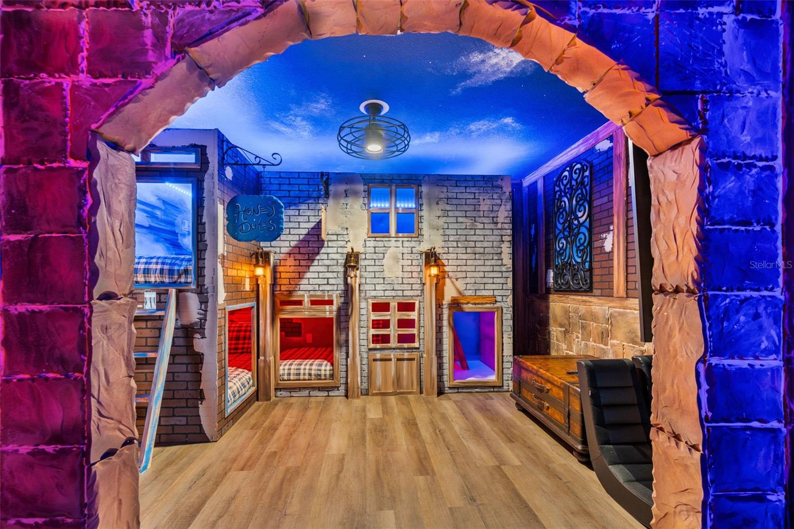 1187 KINGSBARN STREET